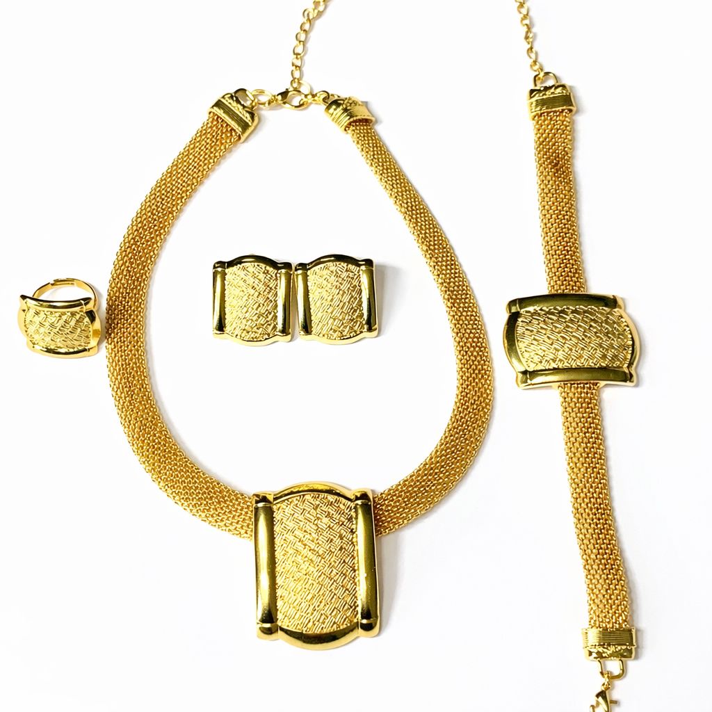 24K Dubai Gold Plated Jewelry Elegant Vintage Style Lady Bridal Necklace Bracelet Earrings Ring Four Piece Set Waterproof Non Tarnish