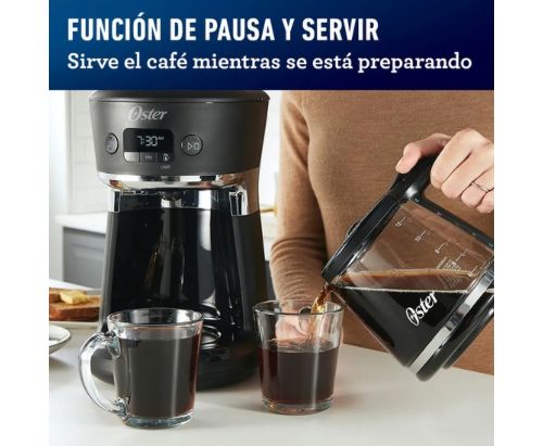 Cafetera Oster® 12 tazas - Sistema medición programable / Color Negro