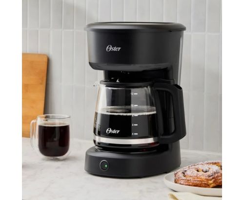 Cafetera Oster® programable 12 tazas / pantalla táctil