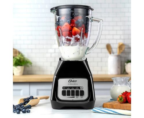 Licuadora Oster® con vaso de vidrio y dos velocidades más pulso BLSTKAGBPB