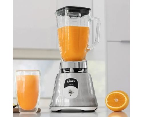 Licuadora clásica Oster® roja con motor reversible BLSTBESTR