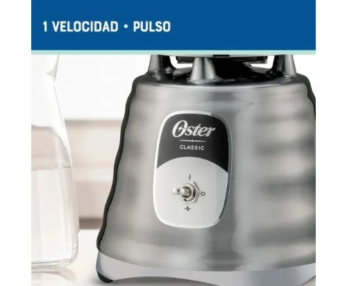 Licuadora clásica Oster® roja con motor reversible BLSTBESTR