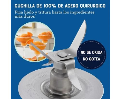 Licuadora clásica Oster® roja con motor reversible BLSTBESTR