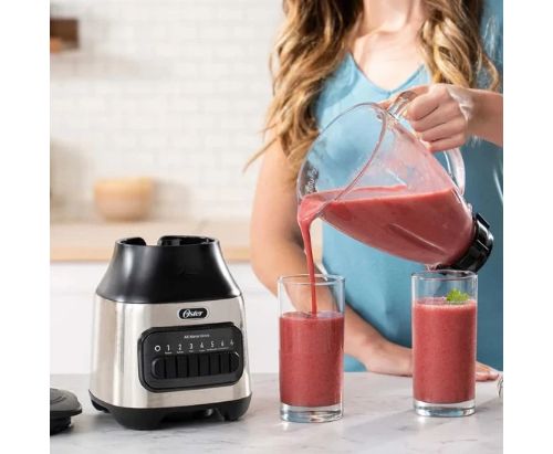 Licuadora Oster® - vaso de vidrio y 6 velocidades + pulso BLSTPEG-NPB