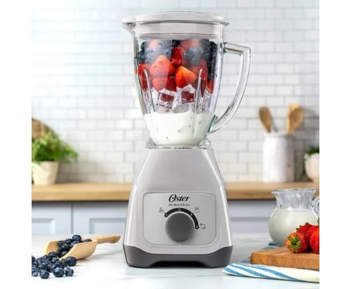 Licuadora Oster® con vaso de plástico y control de perilla BLSTKAPWRD