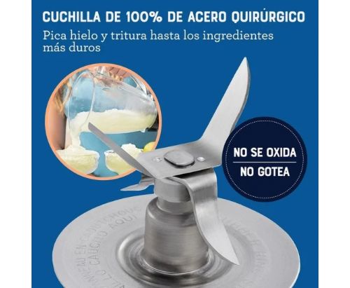 Licuadora Oster® con vaso de plástico y control de perilla BLSTKAPWRD