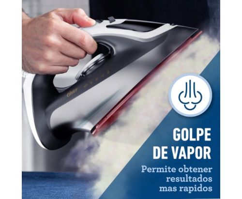 Plancha de vapor Oster® blanca perla con tecnología aerocerámica GCSTAC6901