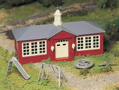 Bachmann SCHOOLHOUSE WITH PLAYGROUND EQUIPMENT (BAC45611)