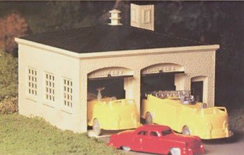 Bachmann Fire House w/Vehicles Kit O (BAC45610)