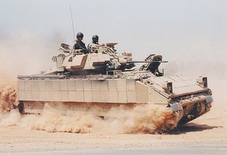Dragon M2A2 Bradley W/ERA 1-72 (DML7415)