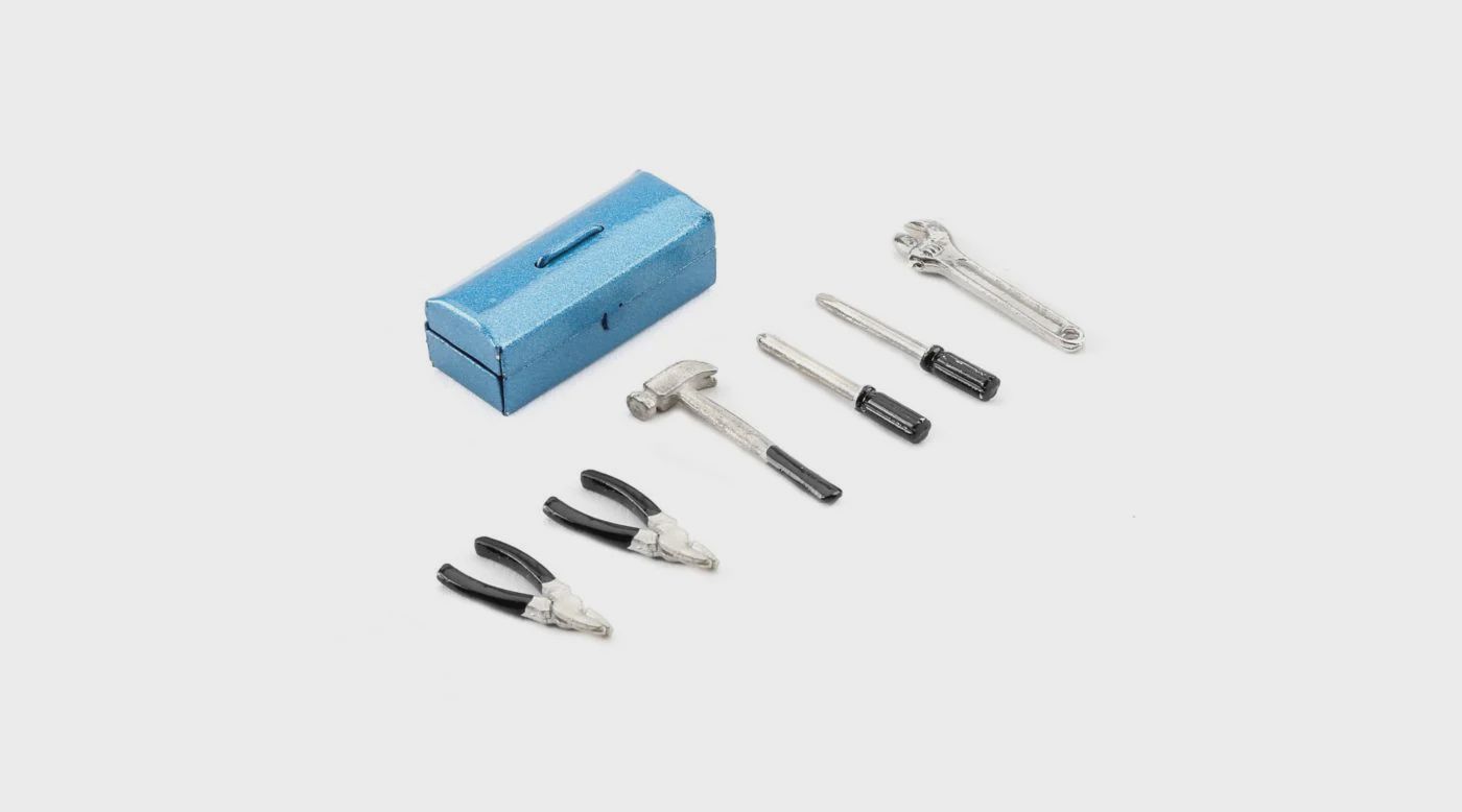 Dynamite 1/10 Rock Crawler and Scale Accessory Assortment #2: Toolbox with Tools (DYNO5001)
