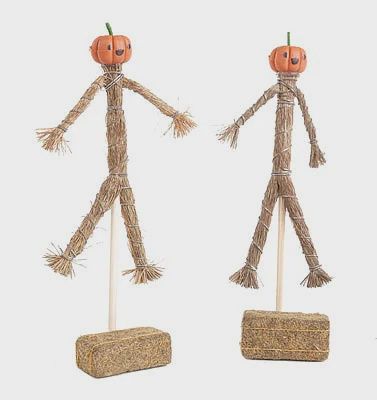 JTT 3 inch Scarecrows with hay bales (2) (JTT95723)