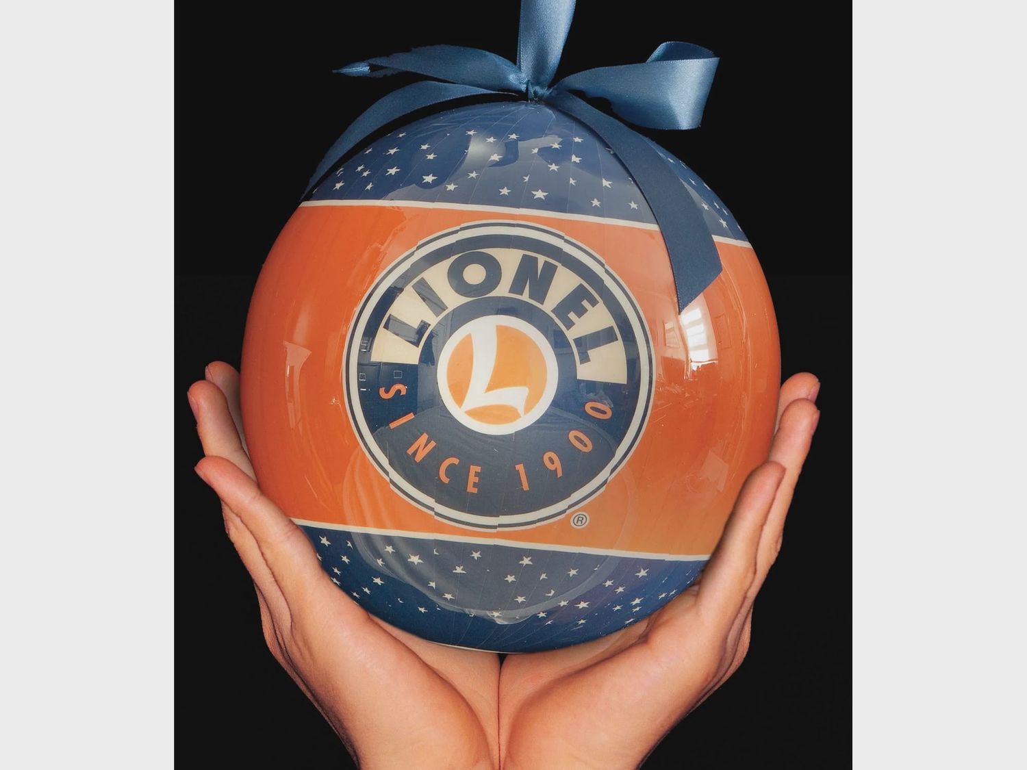 Lionel Outdoor Ornament Three-Pack #2 (LNL921022)