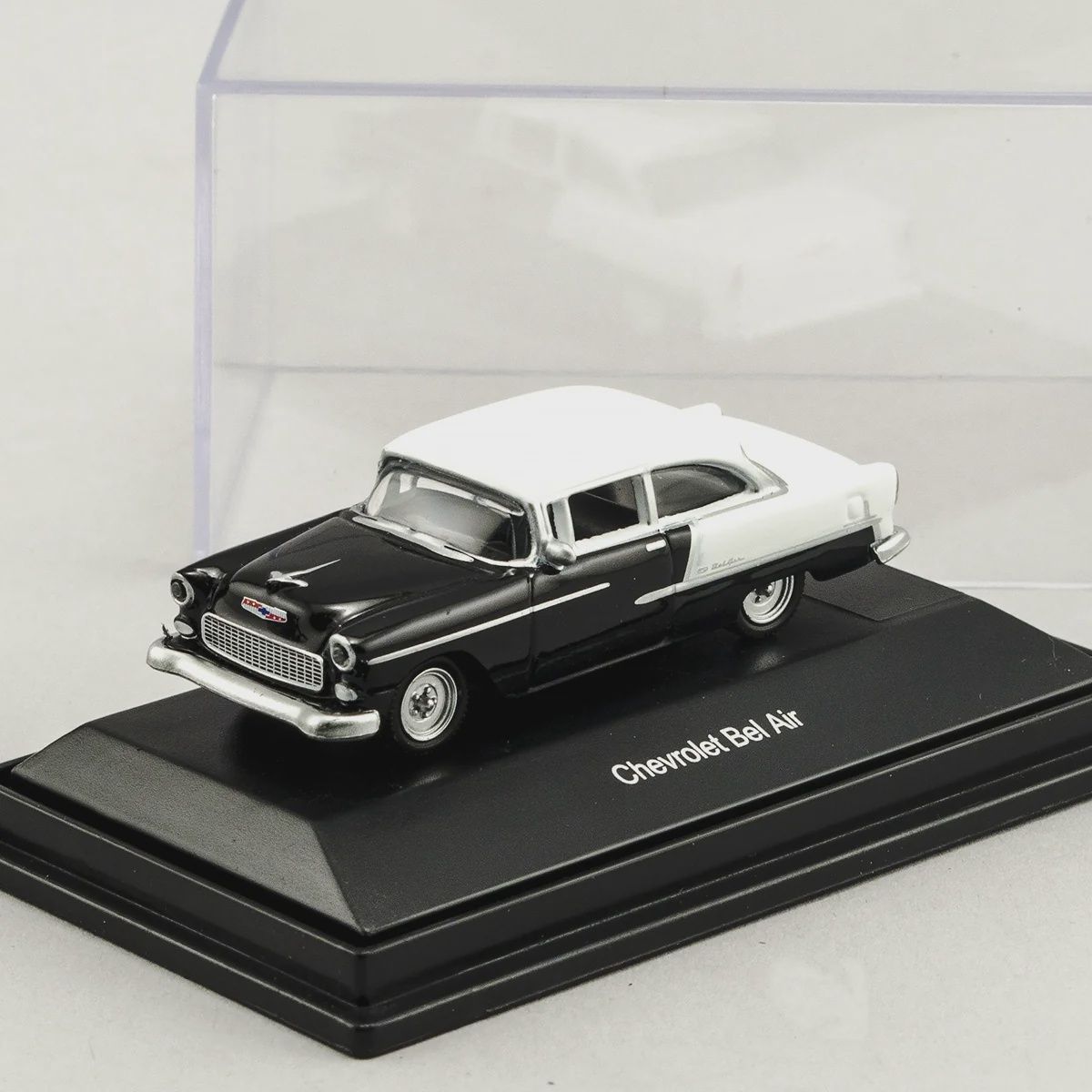 MRC 1955 Chevy Bel Air Black/White (452617504)