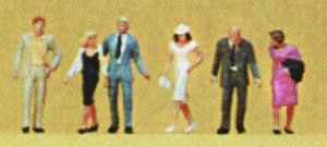 Preiser Pedestrians -- Passers-By (590-79047)