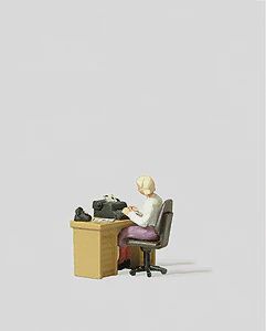 Preiser Secretary At Her Desk (590-28094)