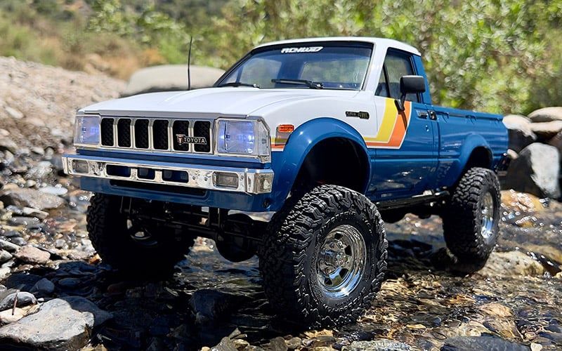 RC4WD Trail Finder 2 RTR w/1982 Toyota Pickup Hard Body Set (Blue) (Z-RTR0069)