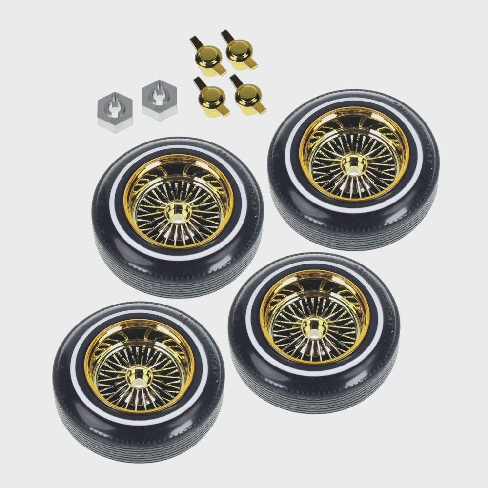 RedCat Racing Gold Wheel &amp; Tire with Center Knockoff (W/2pcs silver wheel hex) (RER33013)