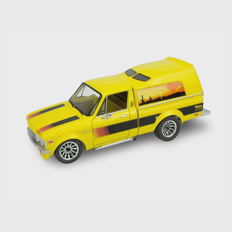 Revell 1/24 Chevy LUV Street Pickup Truck (RMX854493)