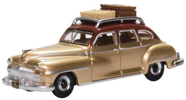 Walthers Desoto Suburban Sedan - 46-48 Brn/Gld (553-87DS46003)