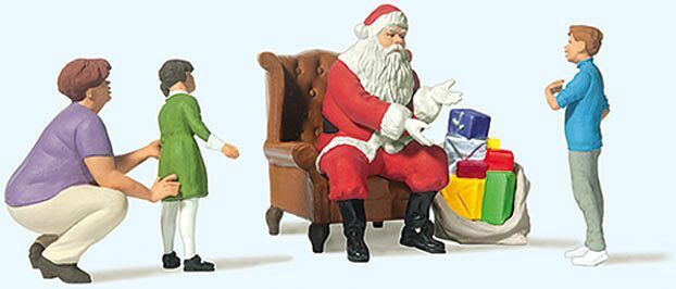 Walthers Santa, Mother and 2 Children (590-10763)