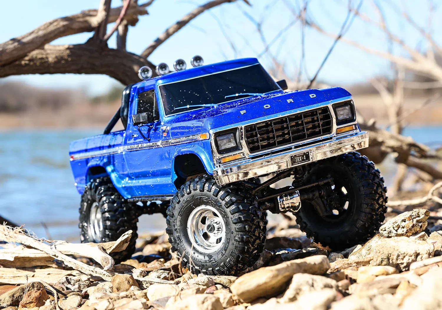 Traxxas TRX-4 1/10 High Trail Edition RC Crawler w/'79 Ford F-150 Ranger XLT Truck Body (TRA92046)