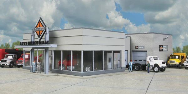 Walthers International Truck Dealership (933-4025)