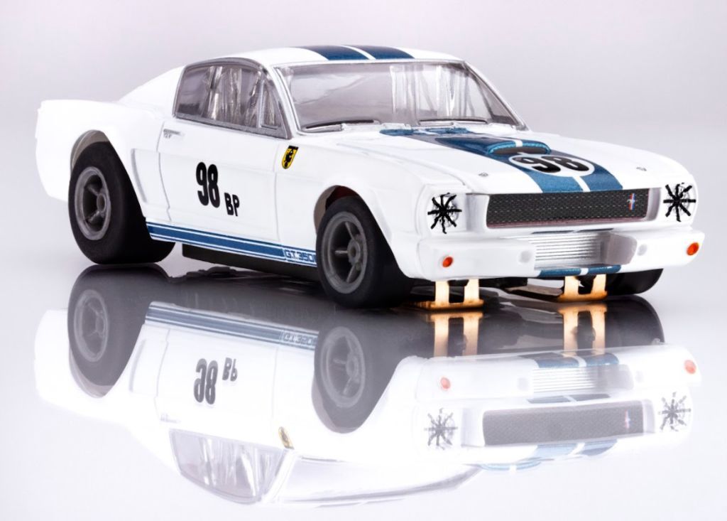 AFX Racing Mustang GT350R - 1965 White/Blue Miles