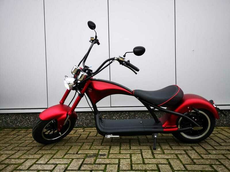 Echopper Mat Rood + Custom seat Echopper Mat Rood + Custom seat