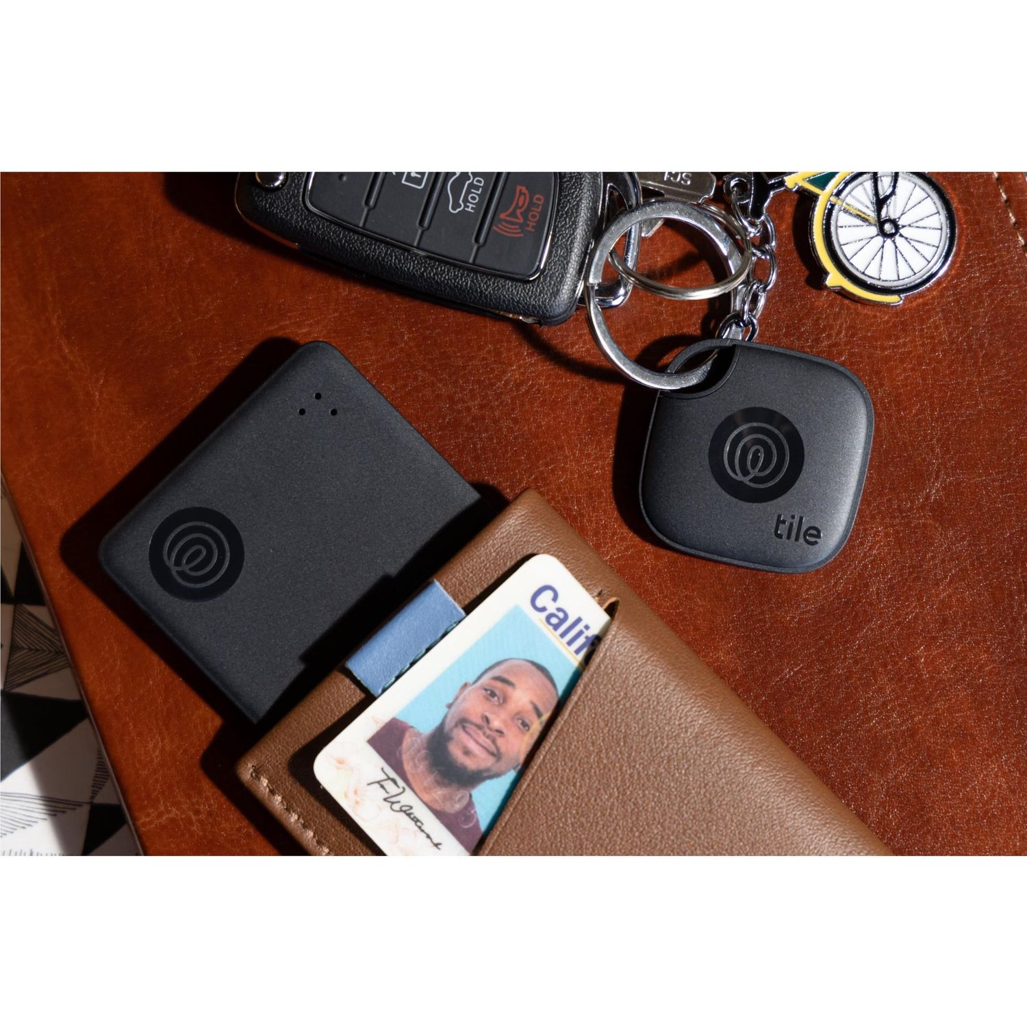 Tile Mate Essential Bluetooth Tracker 4 Pack (2 Black Mates/Slim/Sticker)