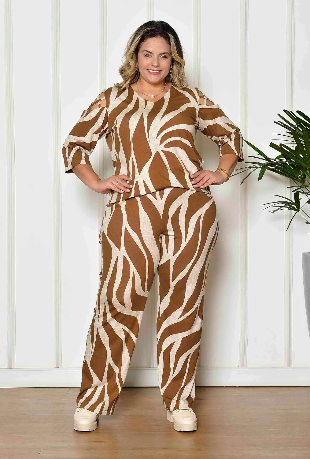 Tamires Brown Essential Blouse | Sizes 14–24