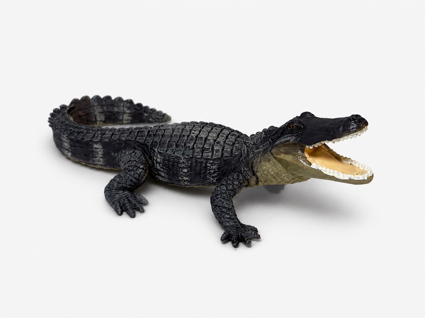 Alligator Figurine SL