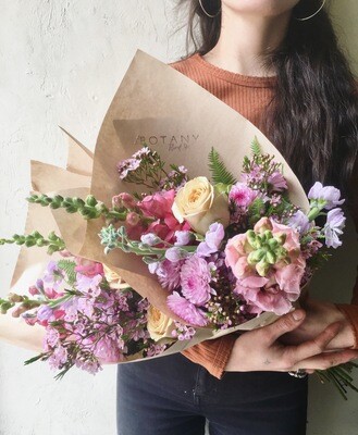 CUTIE HANDTIED BOUQUET