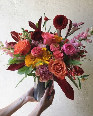 VIBRANT SUNSET TIN ARRANGEMENT