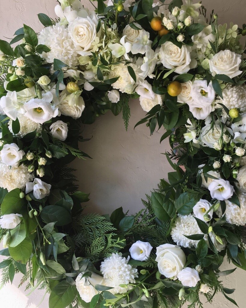 MAJESTIC GARDEN SYMPATHY WREATH