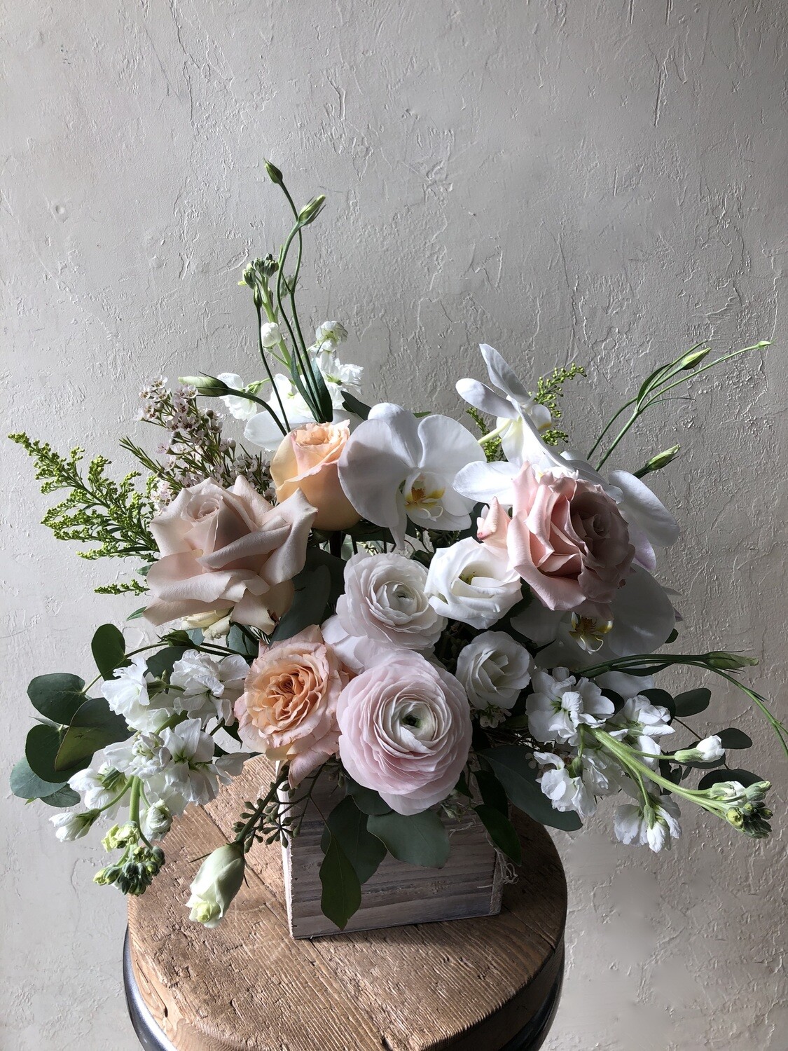 VINTAGE BLUSH WOODEN BOX