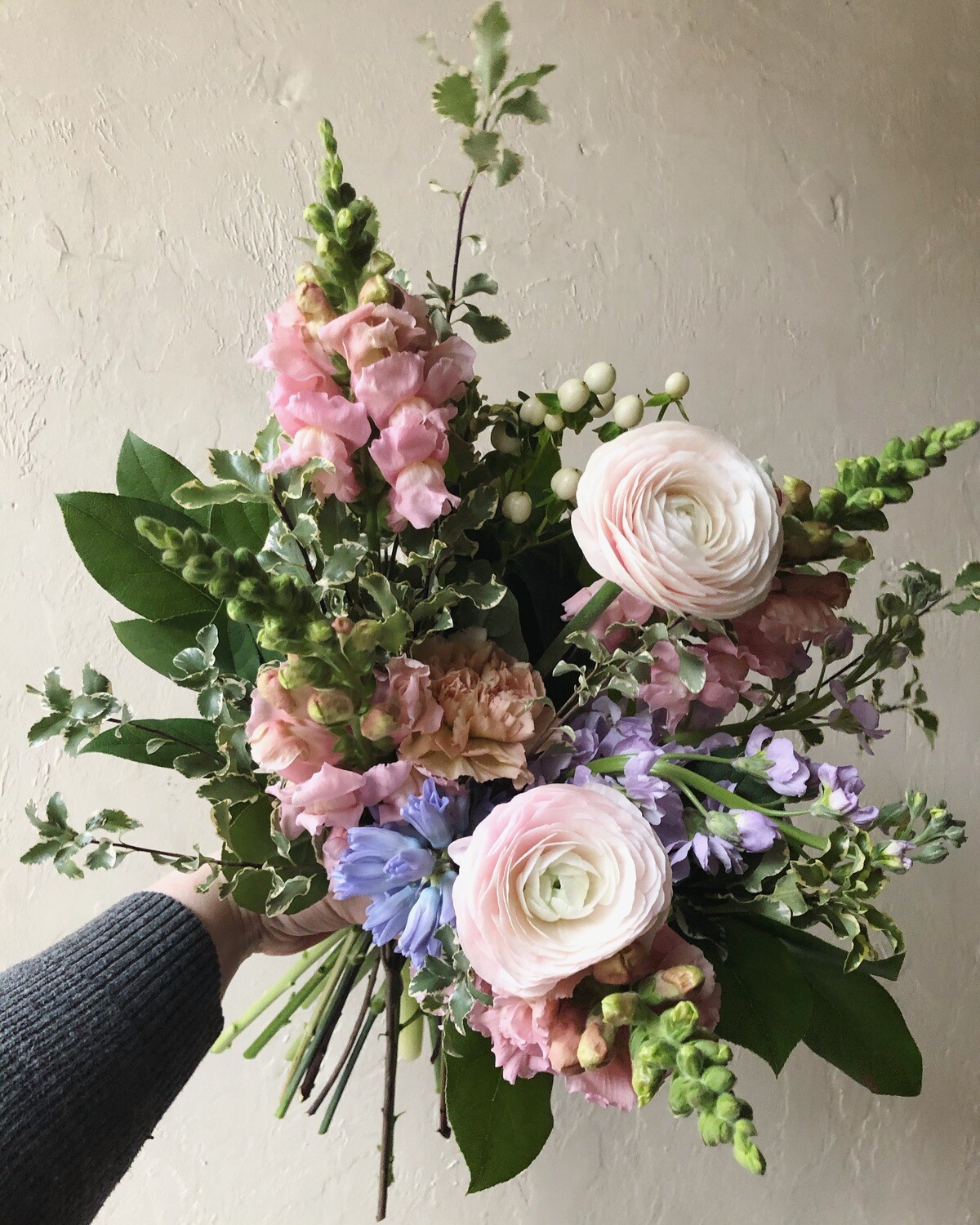 SIMPLY SWEET HANDTIED BOUQUET