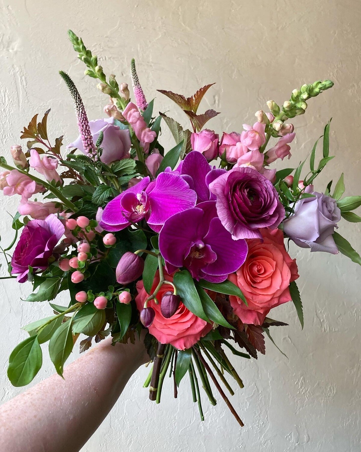 STARBURST HANDTIED BOUQUET