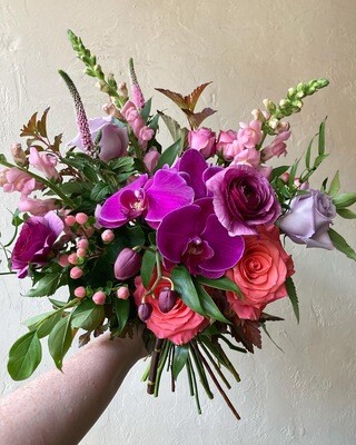 STARBURST HANDTIED BOUQUET