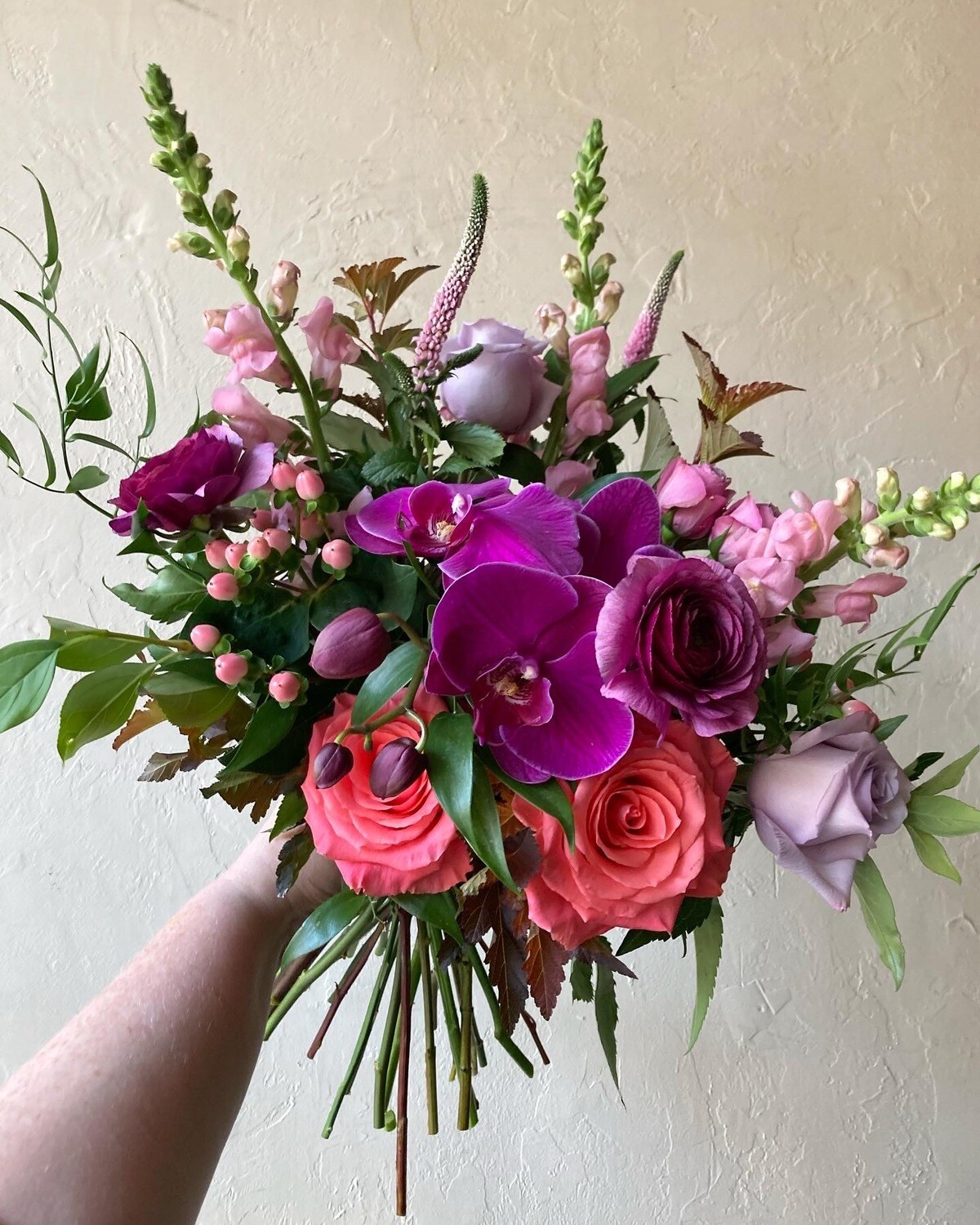 STARBURST HANDTIED BOUQUET