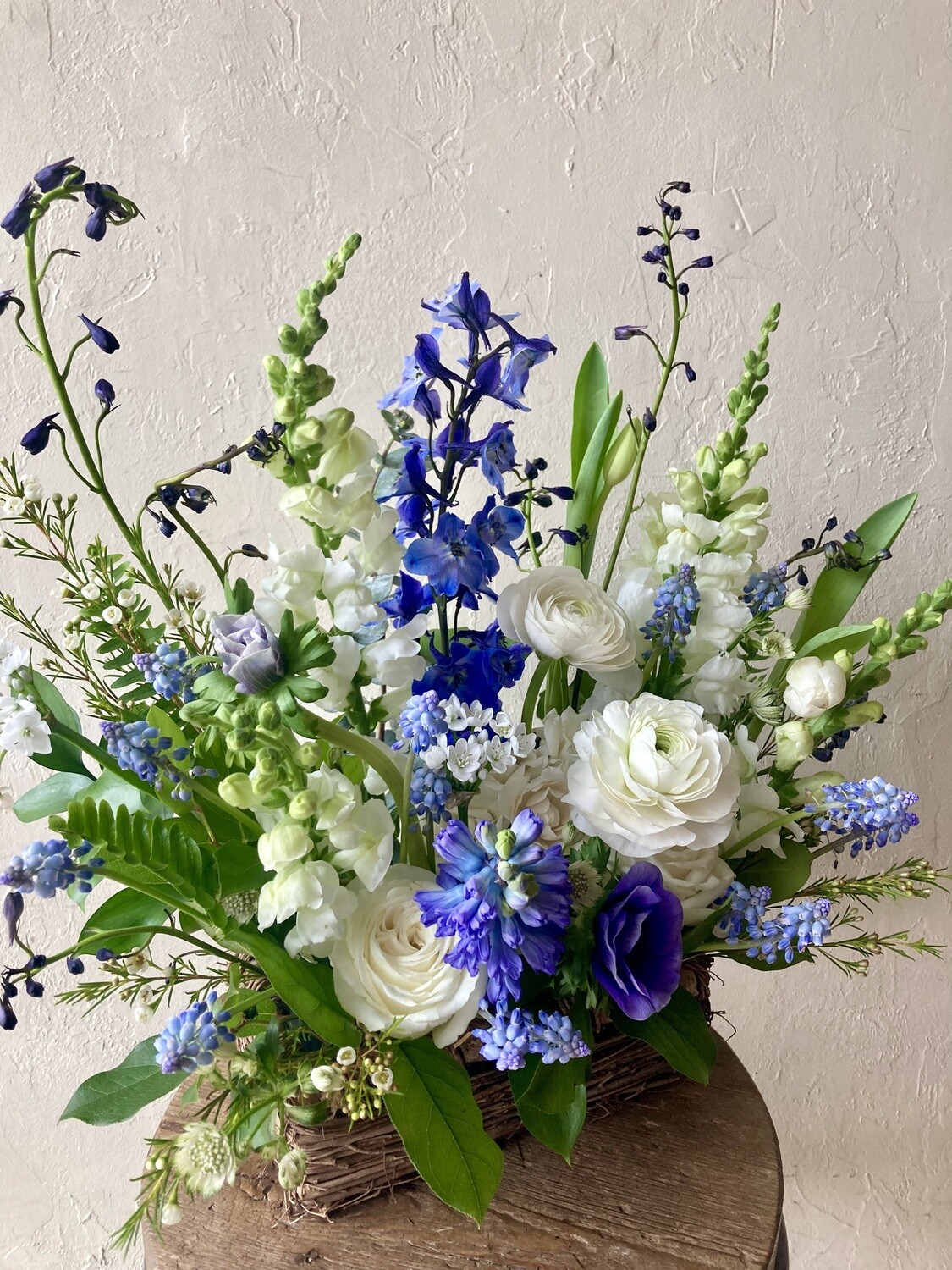 DAINTY BLUES SPRING BASKET