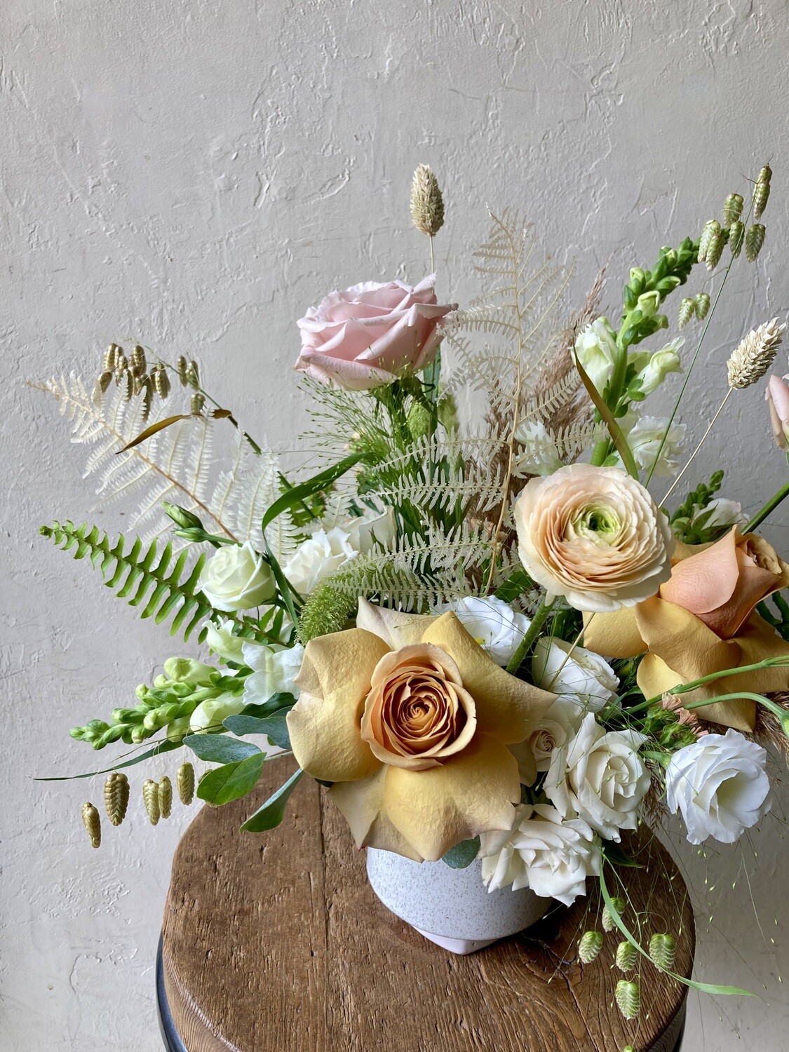 DRY + FRESH CENTREPIECE (CERAMIC VASE)