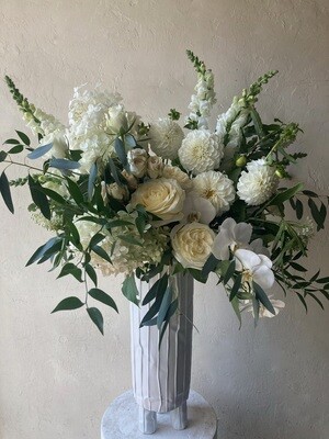 TRANQUILITY ARRANGEMENT IN CERAMIC VASE