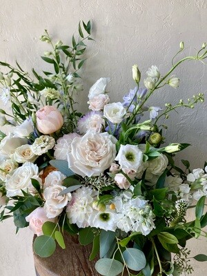 MAJESTIC GARDEN IN CERAMIC VASE