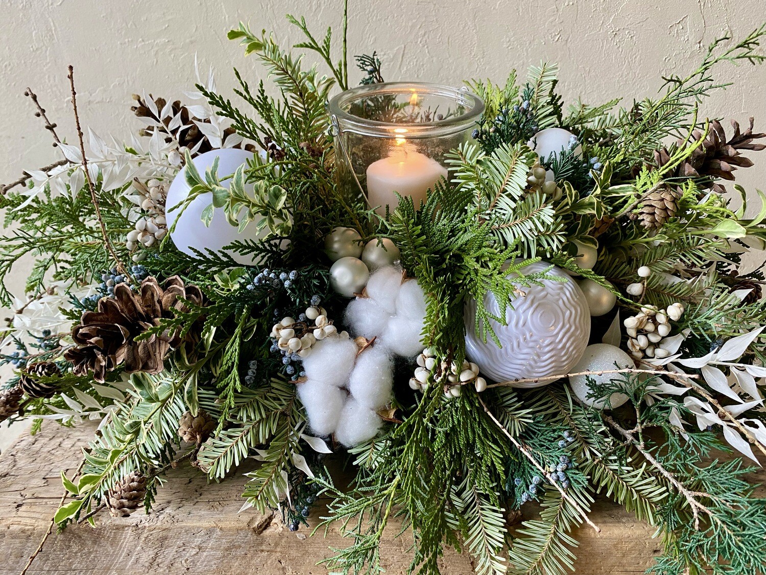 WOODSY CANDLE LIT CENTREPIECE