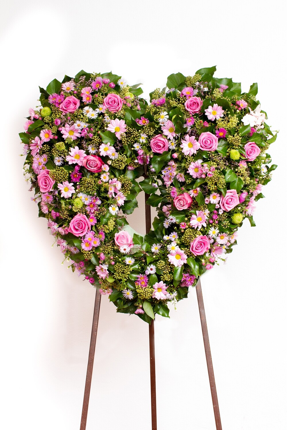 LOVING ROSES AND DAISIES HEART