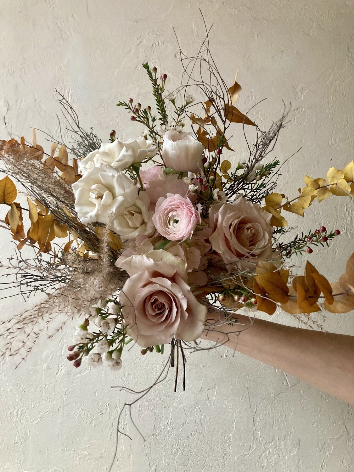 CLARA HANDTIED BOUQUET