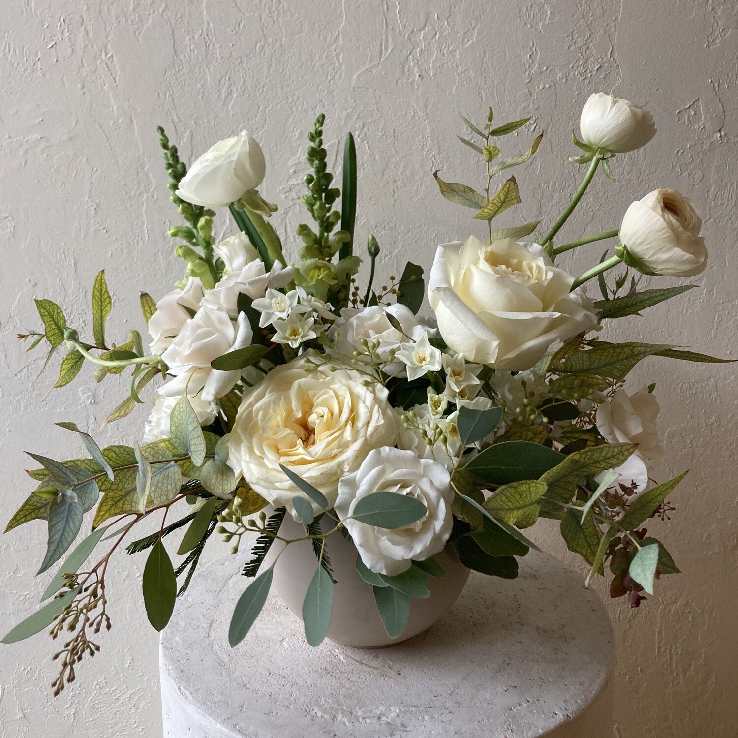 SEASONAL CENTREPIECE (CERAMIC VASE)