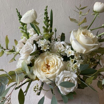SEASONAL CENTREPIECE (CERAMIC VASE)