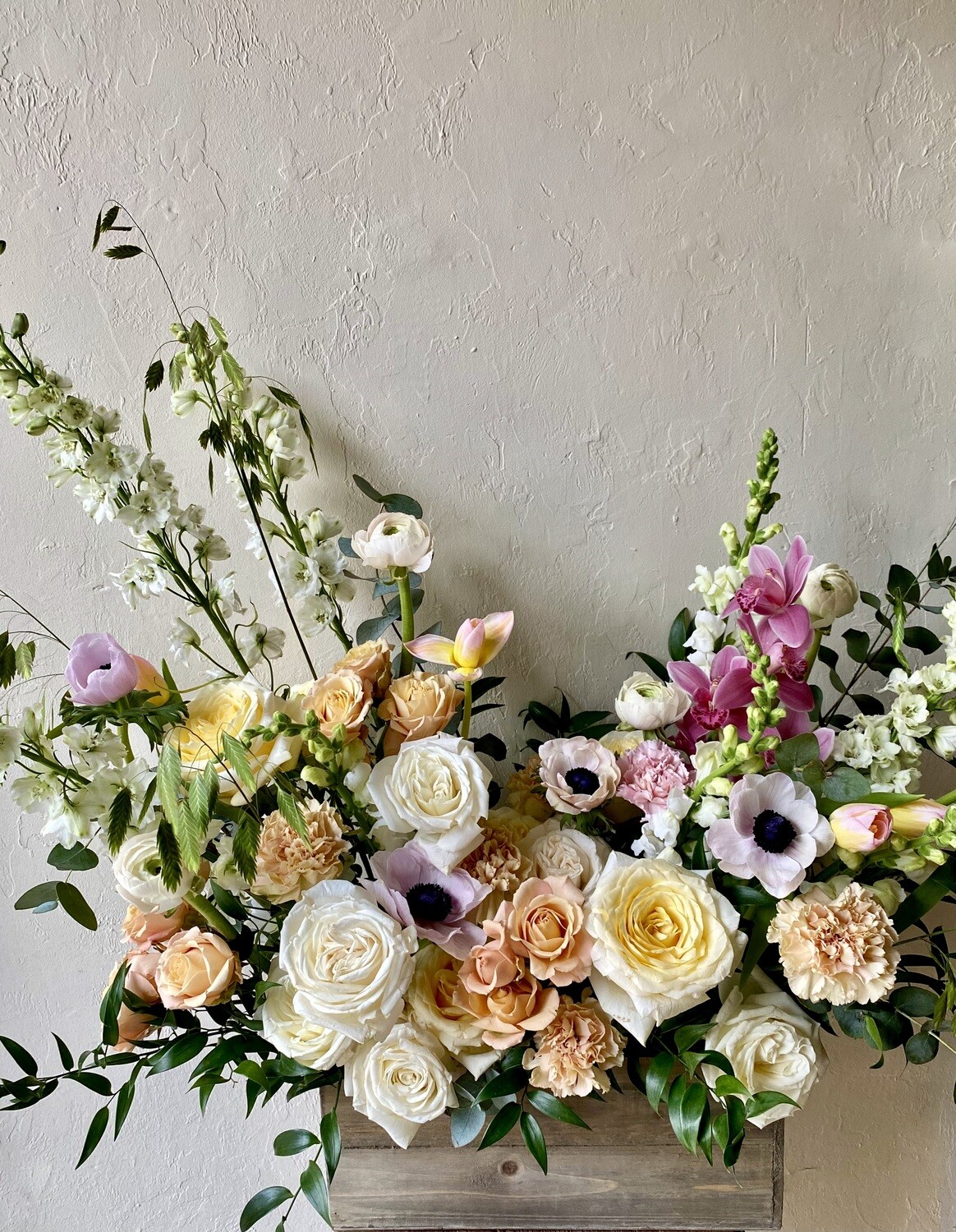 LUXE FULL BLOOM ARRANGEMENT